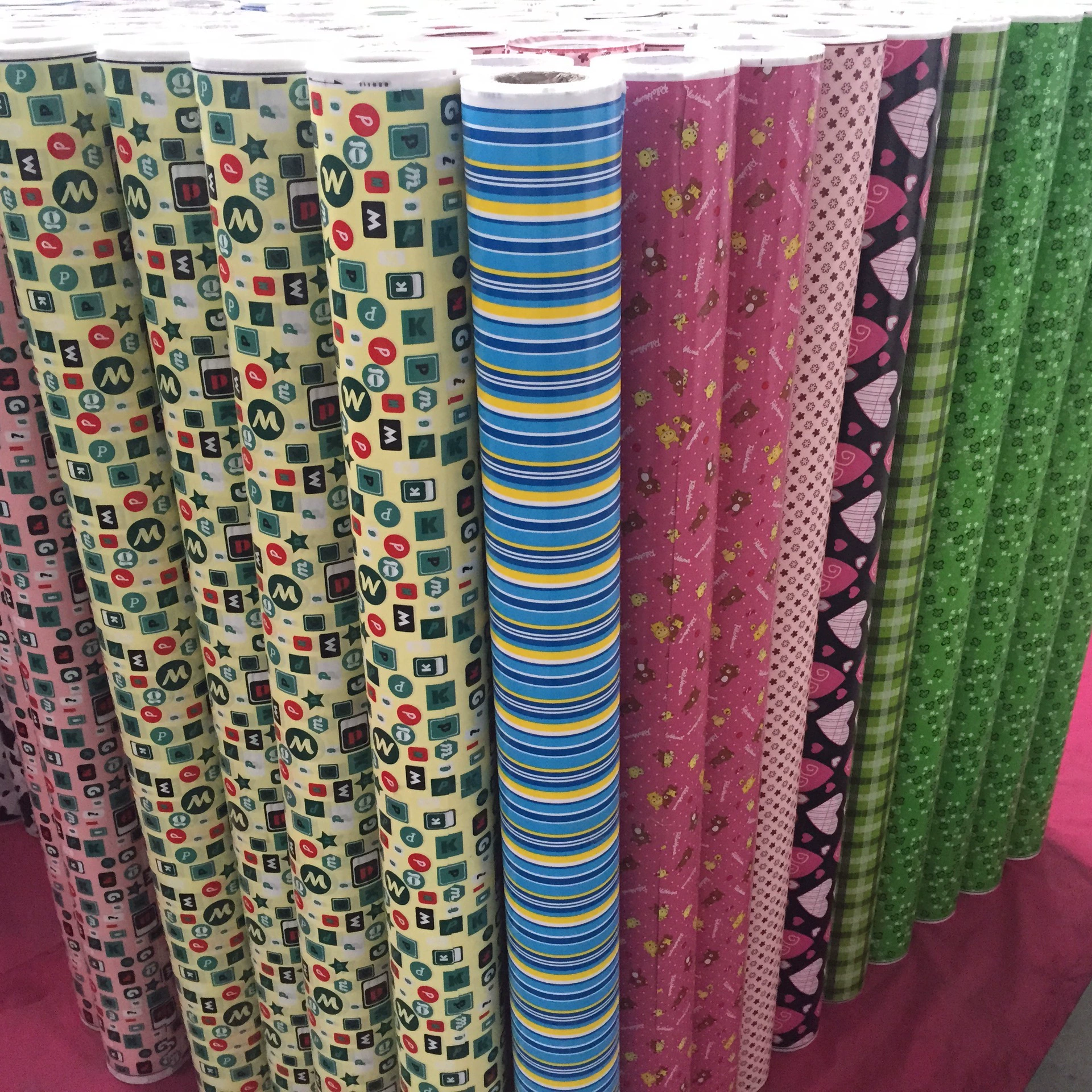 Ламинированные пленки с покрытием Цвет печатных нетканые ткани Иу нетканые ткани производителей дышащей санитарно мешок хранения ткани