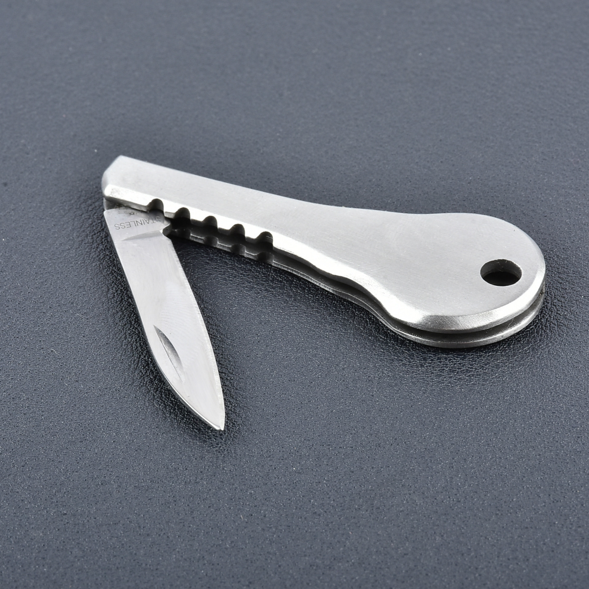 现货 创意钥匙款折叠刀 新款便携折刀 迷你户外求生小刀 厂家批发