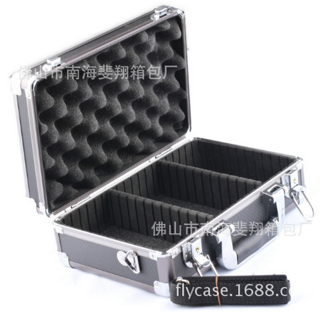 专业定制各种大中小号铝箱 手提仪器箱 仪表箱 工具箱 产品展示箱