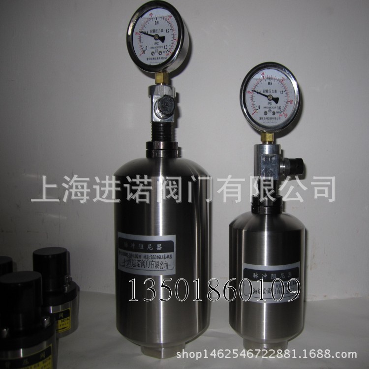 304不锈钢内螺纹 气囊式脉冲阻尼器 DN15 20 25 32 40 耐压2.5MPA