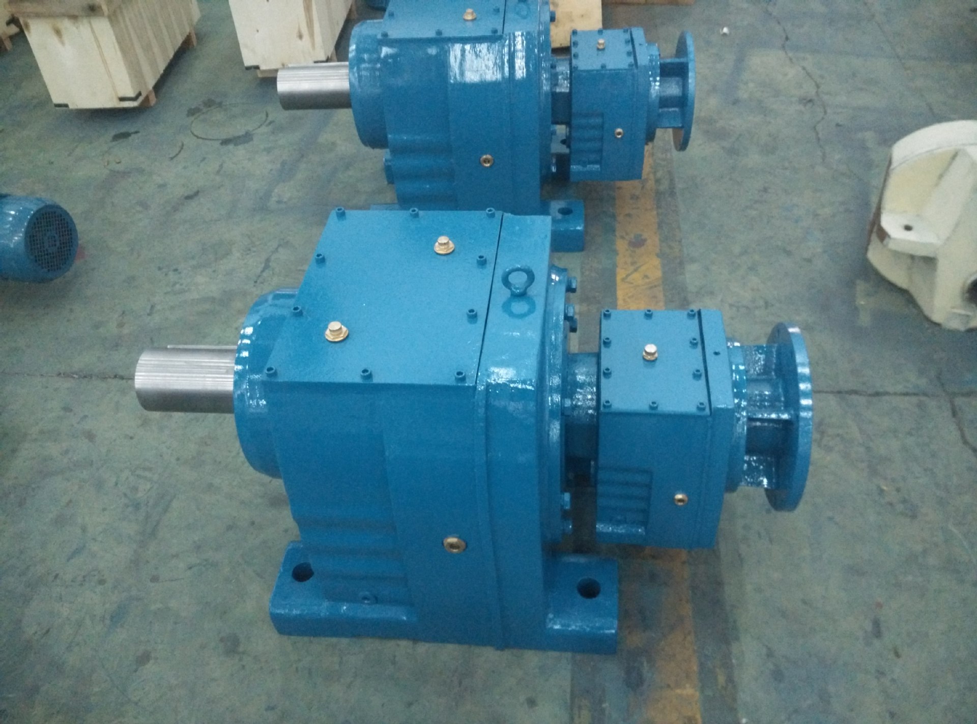 传邦减速机厂家生产R97R57-Y0.37-4P斜齿轮硬齿面减速机