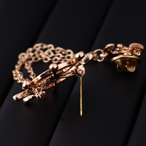 Z97 Korean Version Brooch, Versatile Chain Anchor Collar Pin, Creative Style Collar Clip, Western Suit Accessory Wholesale