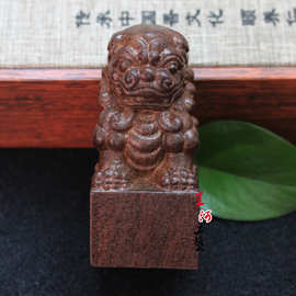 厂家大量批发 越南沉香木 摆件 狮子印章手把件工艺品热销