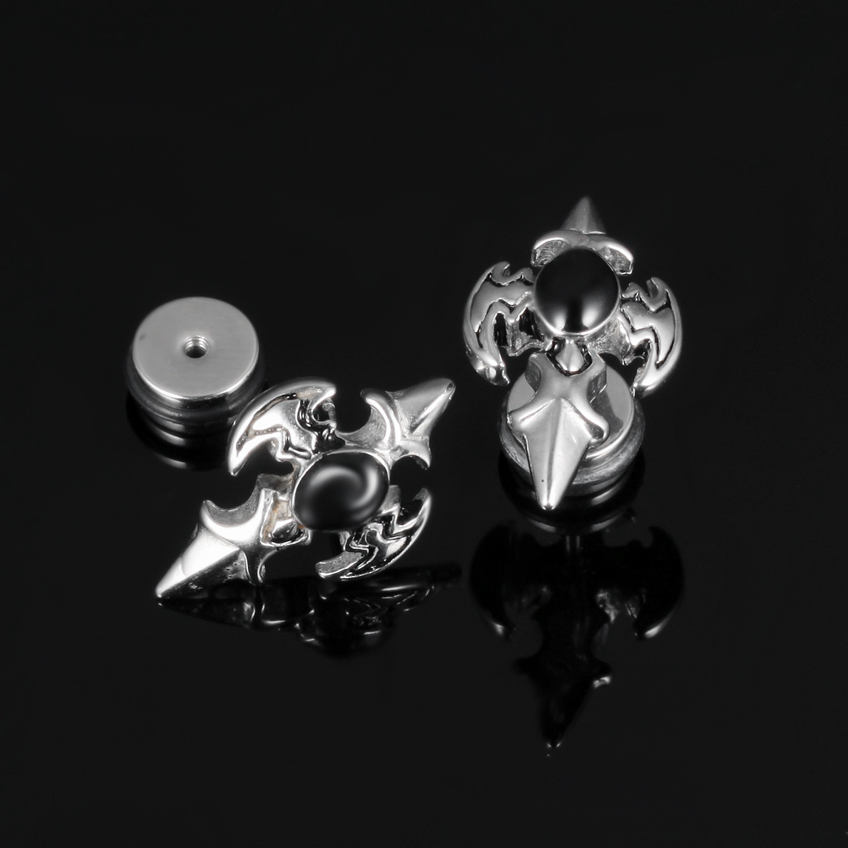 复古十字架潮男士耳钉 霸气朋克黑色 十字剑钛钢首饰品