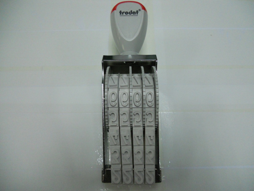 ��Ʒ׿��15124ӡ�� �ָ�12MM 4λ����ӡ�� Trodat �ɵ�������