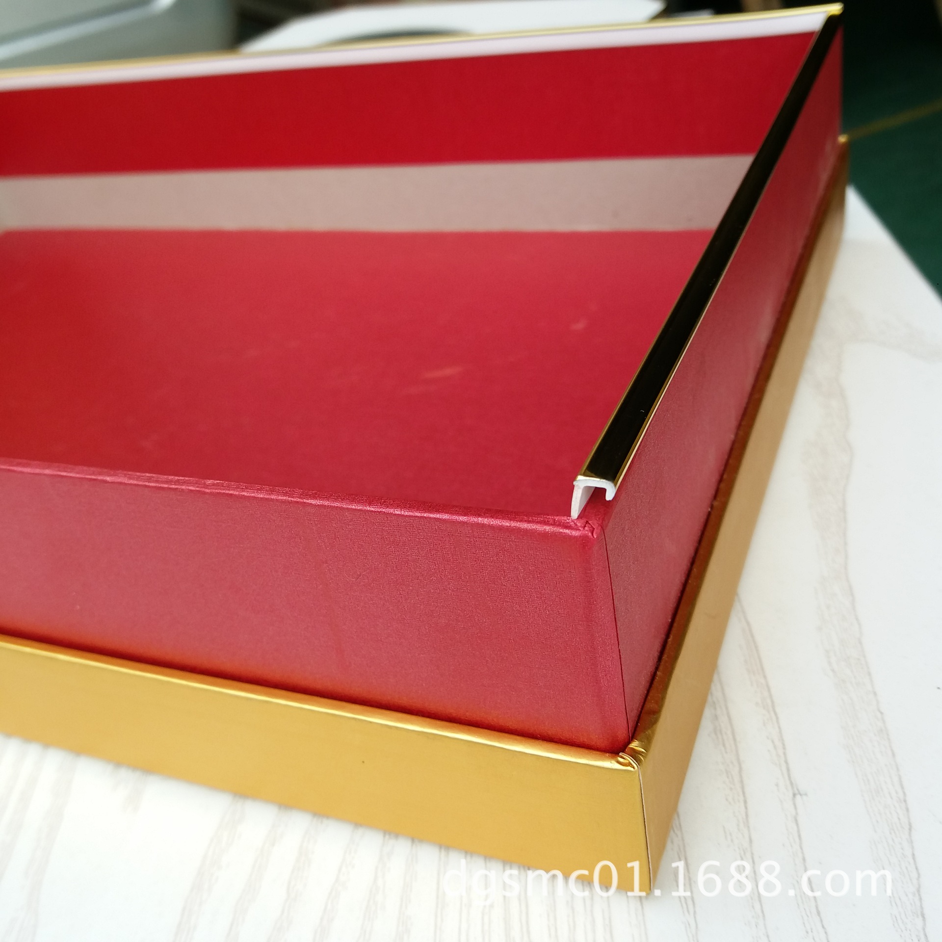 源头工厂多种花色款式可选塑料装饰条金边条银边条礼盒酒盒装饰条