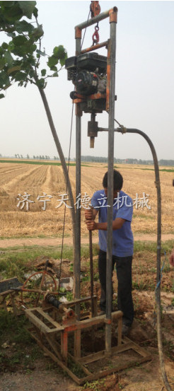 汽油水井鉆機使用_副本