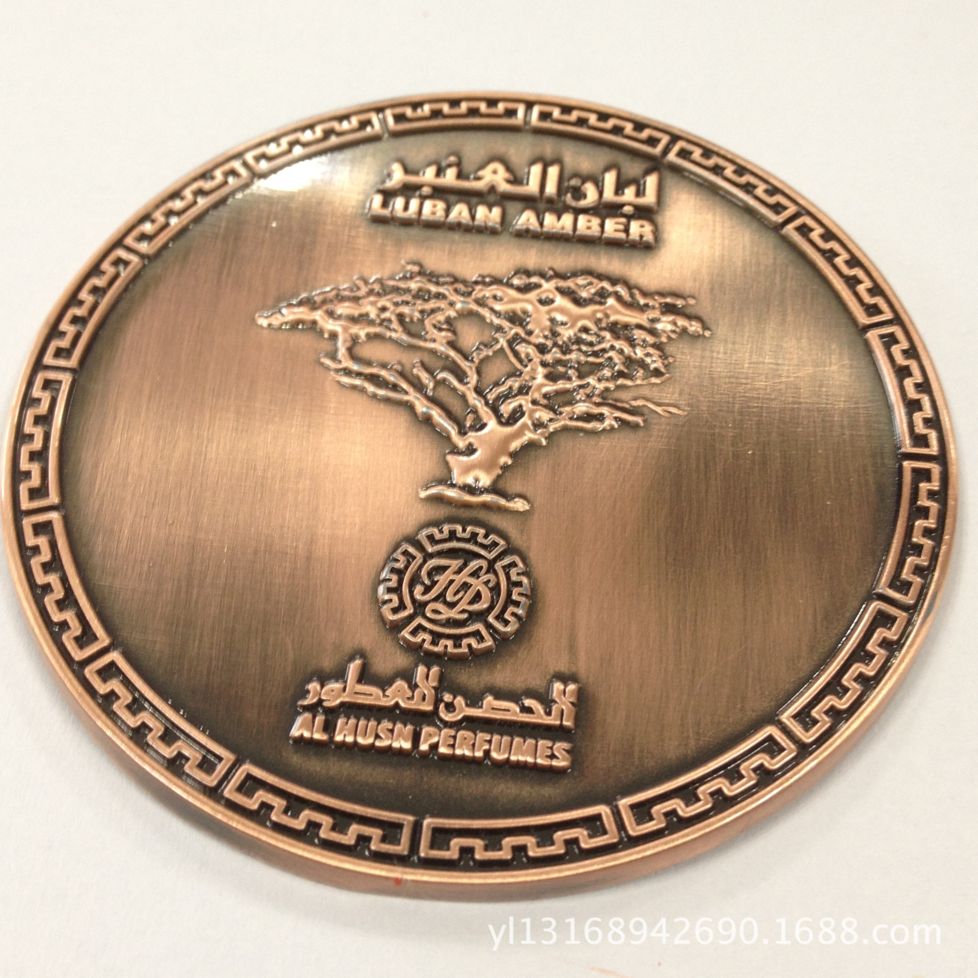 高品质定制金属纪念币，个性化雕花纪念章，免费设计与镀金加工服务