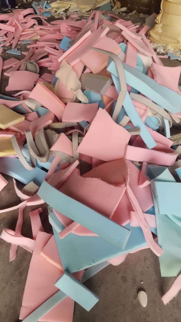 大量回收海绵边角料，碎海绵，海绵下角料,打包海绵