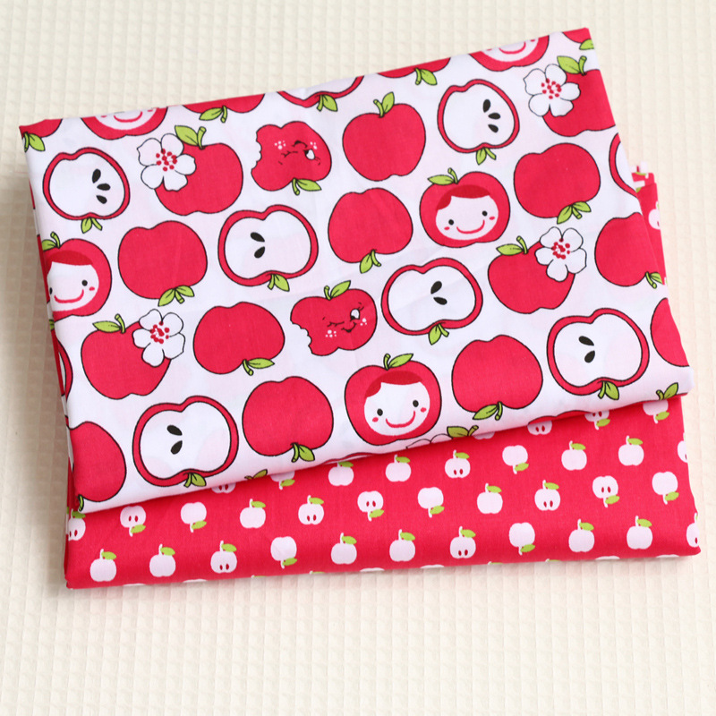 全棉小卡通面料批发  幼儿园宝宝布苹果印花斜纹布 学生床品布料