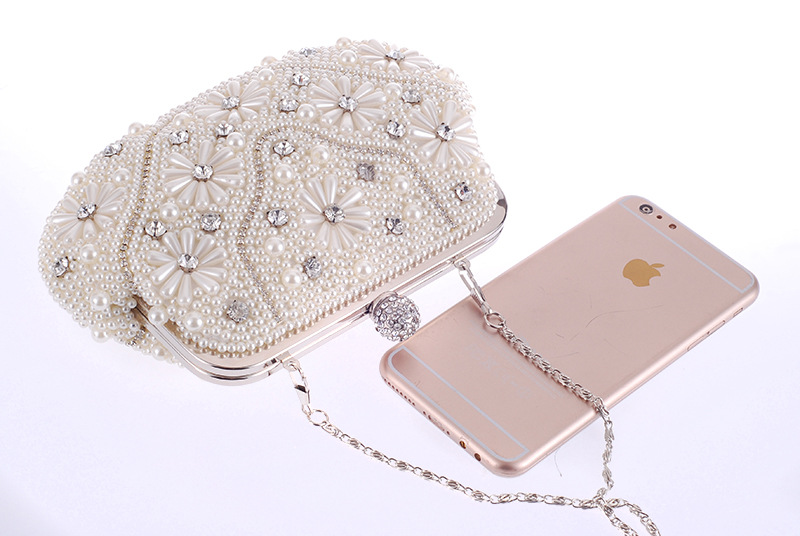 New Women's Bag Fashion Pearl Evening Party Bride Bag Wedding Bag Hand Chain Single Shoulder Bag display picture 3