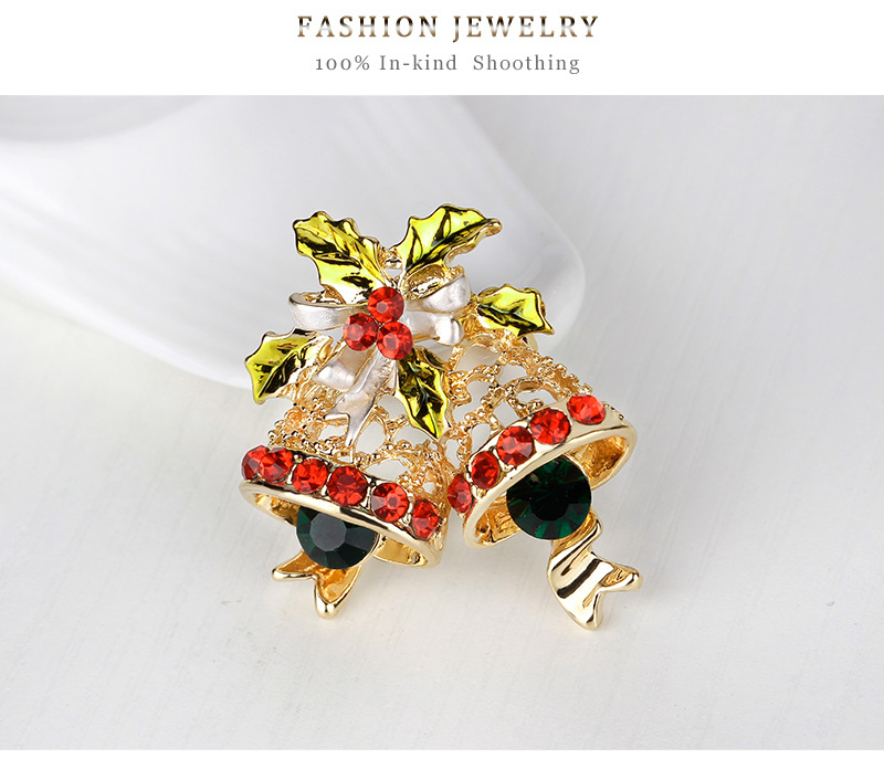 Christmas Deer Brooch Image 2