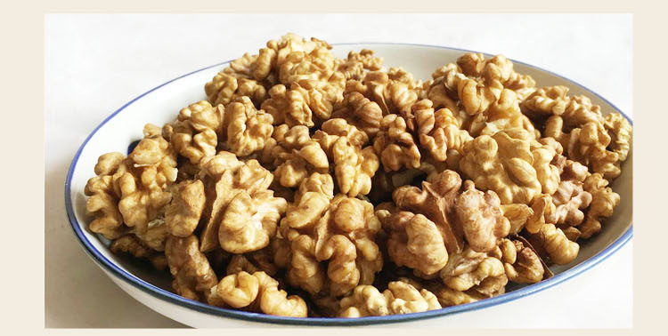 Walnut Kernels (Juglans regia) — Hand-Shelled Xinjiang Walnut Meat, 500g in use