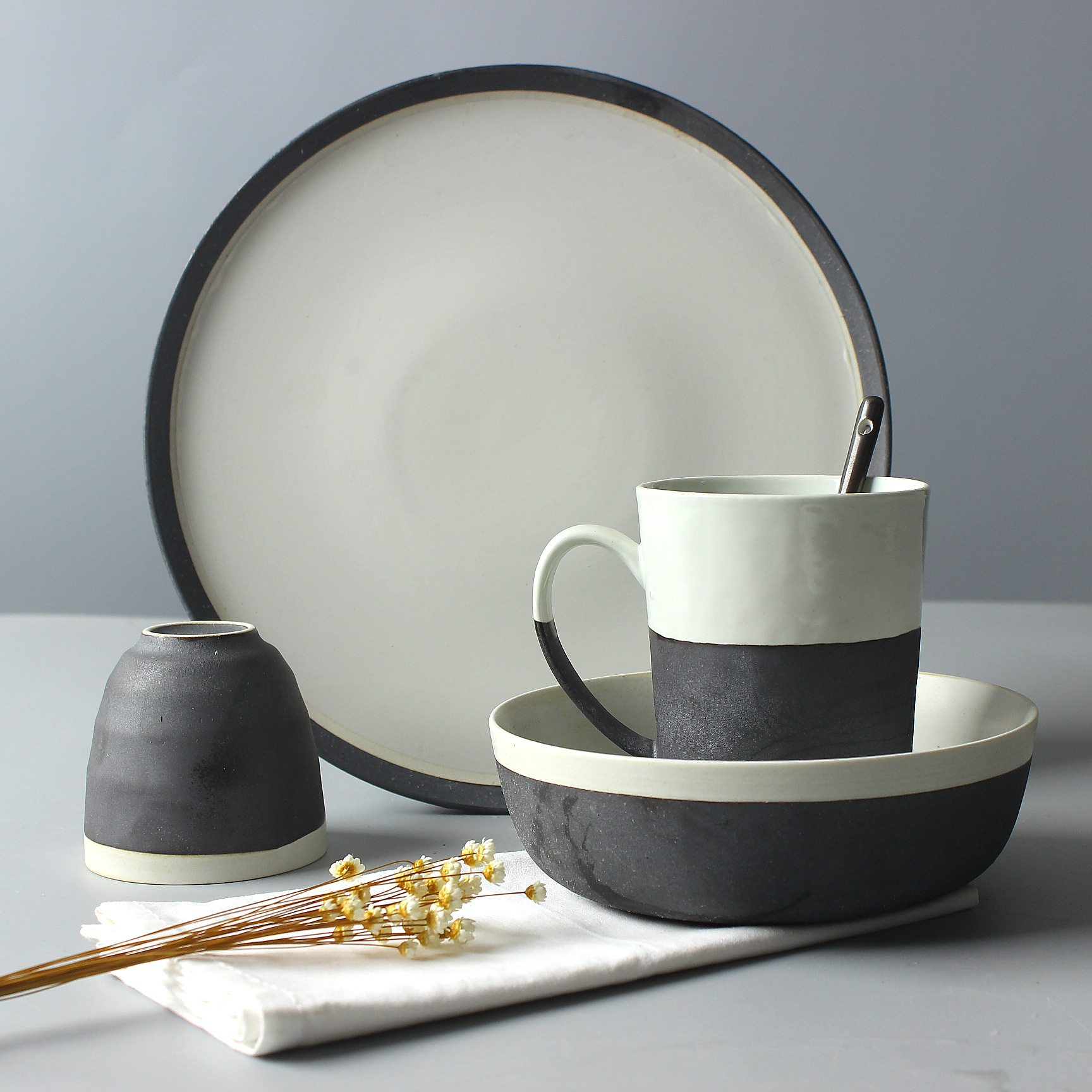 Creativo blanco y negro de cerámica vajilla traje restaurante tazón de arroz tazón de fideos hogar plato de cerámica ensalada taza