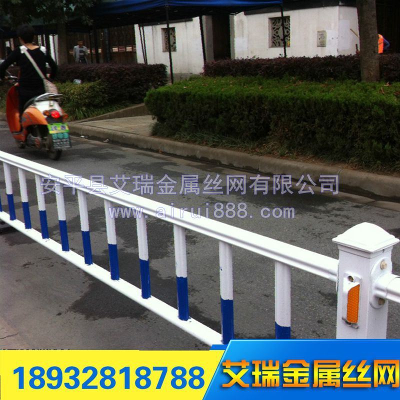 批发道路隔离护栏/市政护栏 高速公路波形护栏网