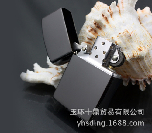 Wholesale Retro Metal Coal Oil Lighter Black Ice 150 Old Style Cotton Oil Sandpaper Lighter Advertising Gift Engraving