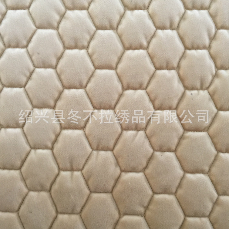 专业工厂 绗绣加工 电脑绣花绗缝裥棉 服装绗棉车线夹绵面料