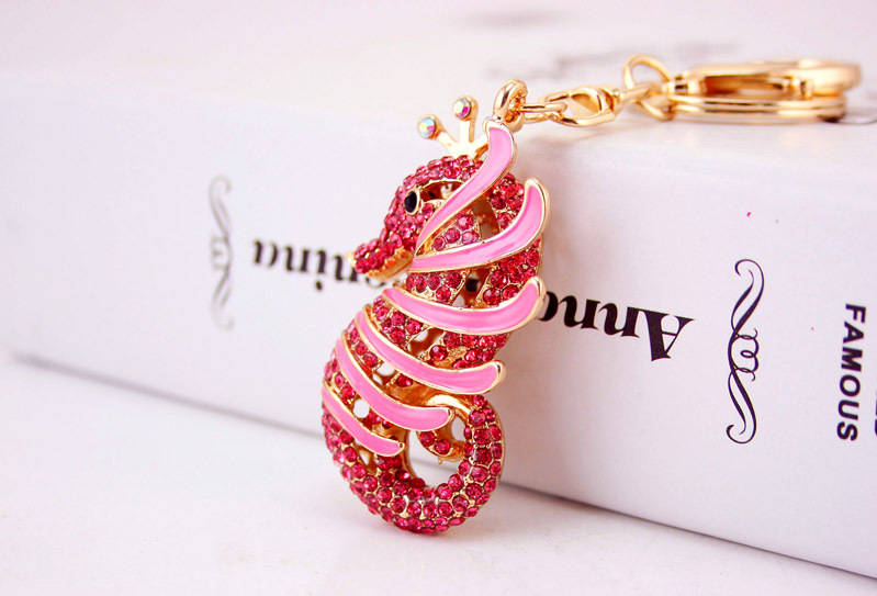 40g Weight Alloy, Metal Material Animal Pattern Unisex Gender Pink, Purple, Blue, Peach Color Marine Animal Creative Diamond Seahorse Car Keychain Metal Pendant 3