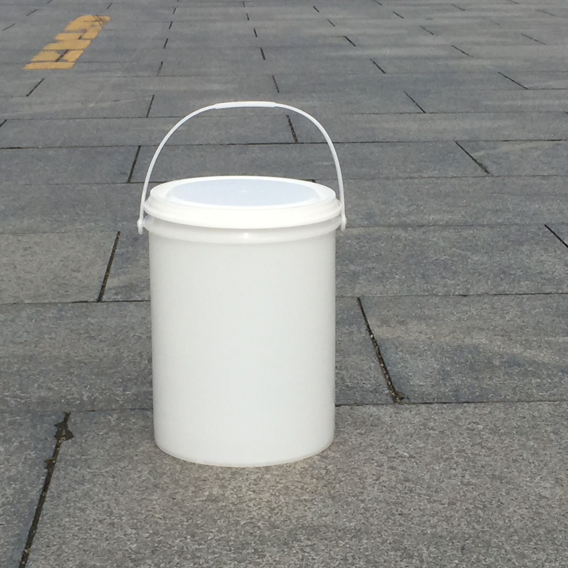 厂方供应优质新款  4L豪华直身塑料油漆桶 塑料桶