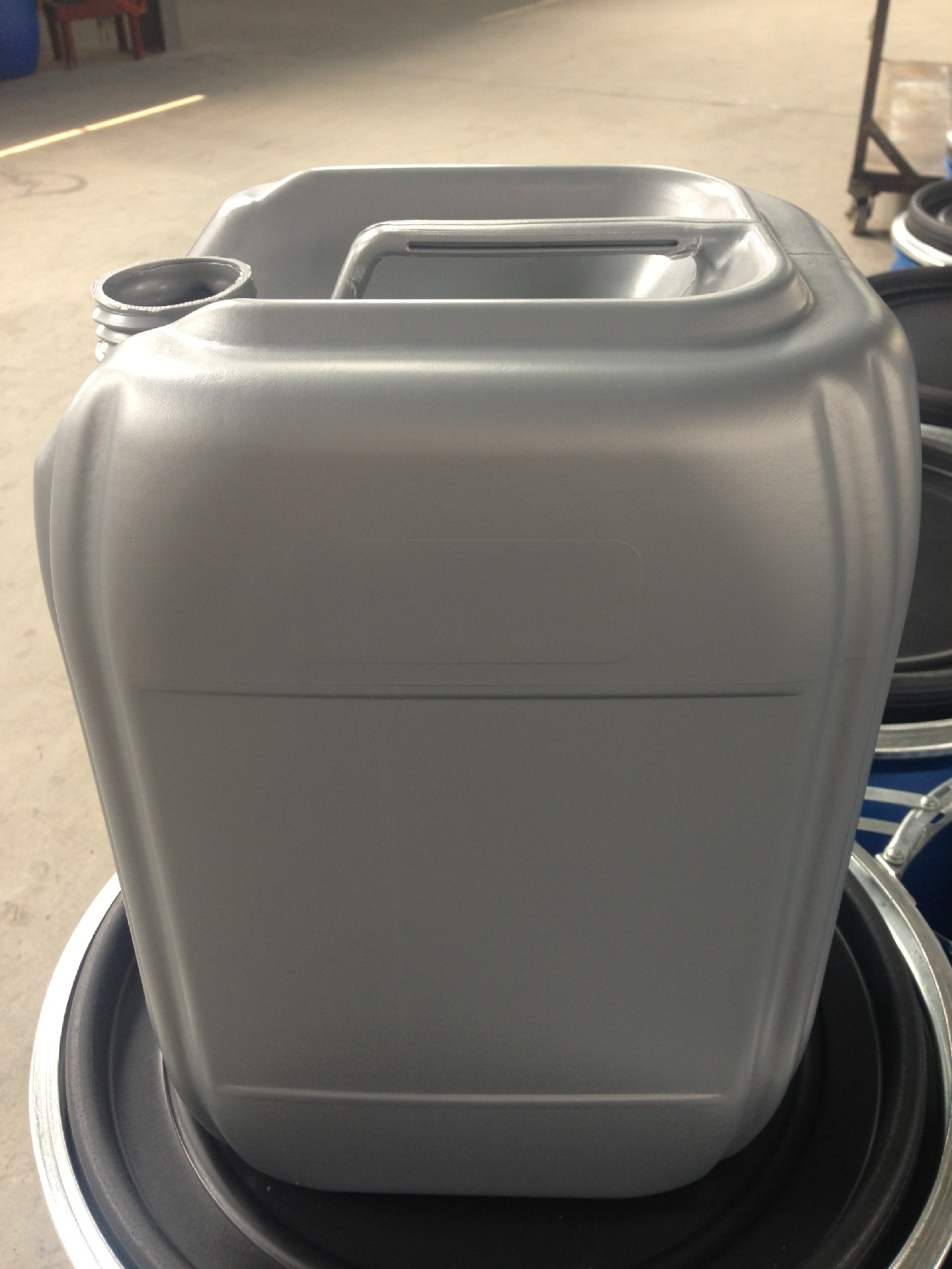 20L塑料桶灰桶 20L闭口桶堆码桶化工桶 耐酸碱质量好