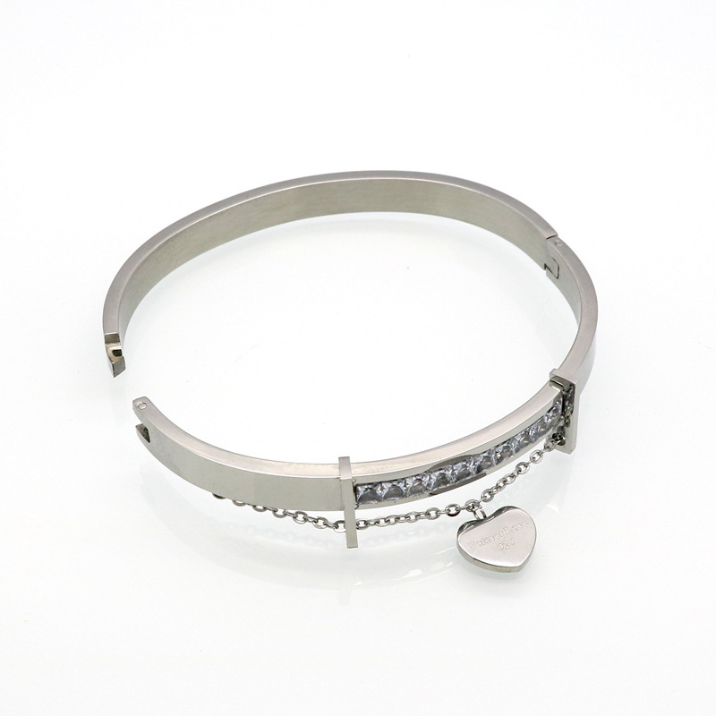 Fashion Style Vacuum Plating Real Gold Plated 18K Gold Heart Shape 304 Stainless Steel Titanium Steel Fashion Waterproof Non Tarnish 304 Stainless Steel Bangle