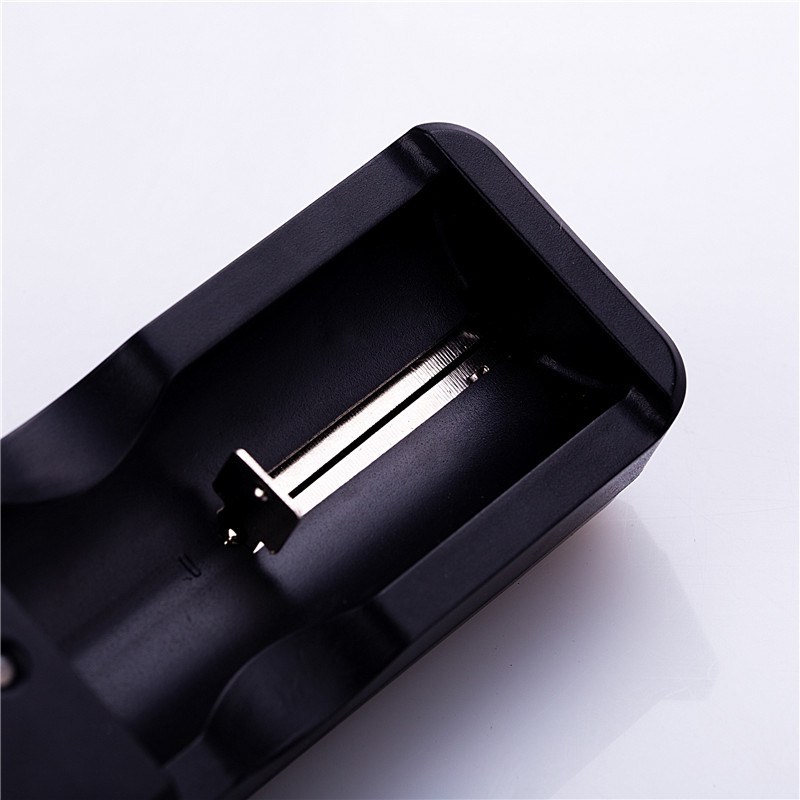 订制1A快充26650电池充电器 美规欧规英规充电器充满自停红绿转灯