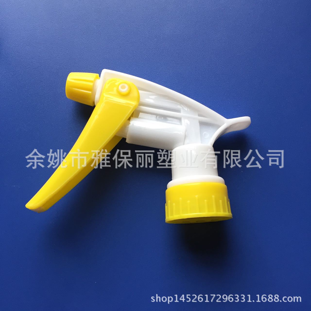 厂家直供手扣式A枪PET瓶接口喷雾长扳手28口径化妆品包装塑料喷头