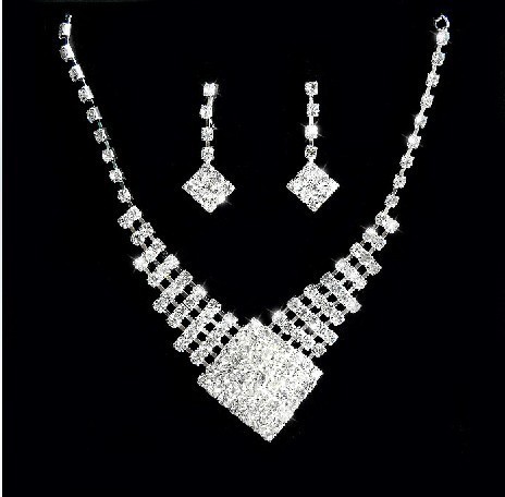 Yiwu Jewelry factory wholesale bride Jewelry Export Korean Simplicity Rhinestone Necklace 8630