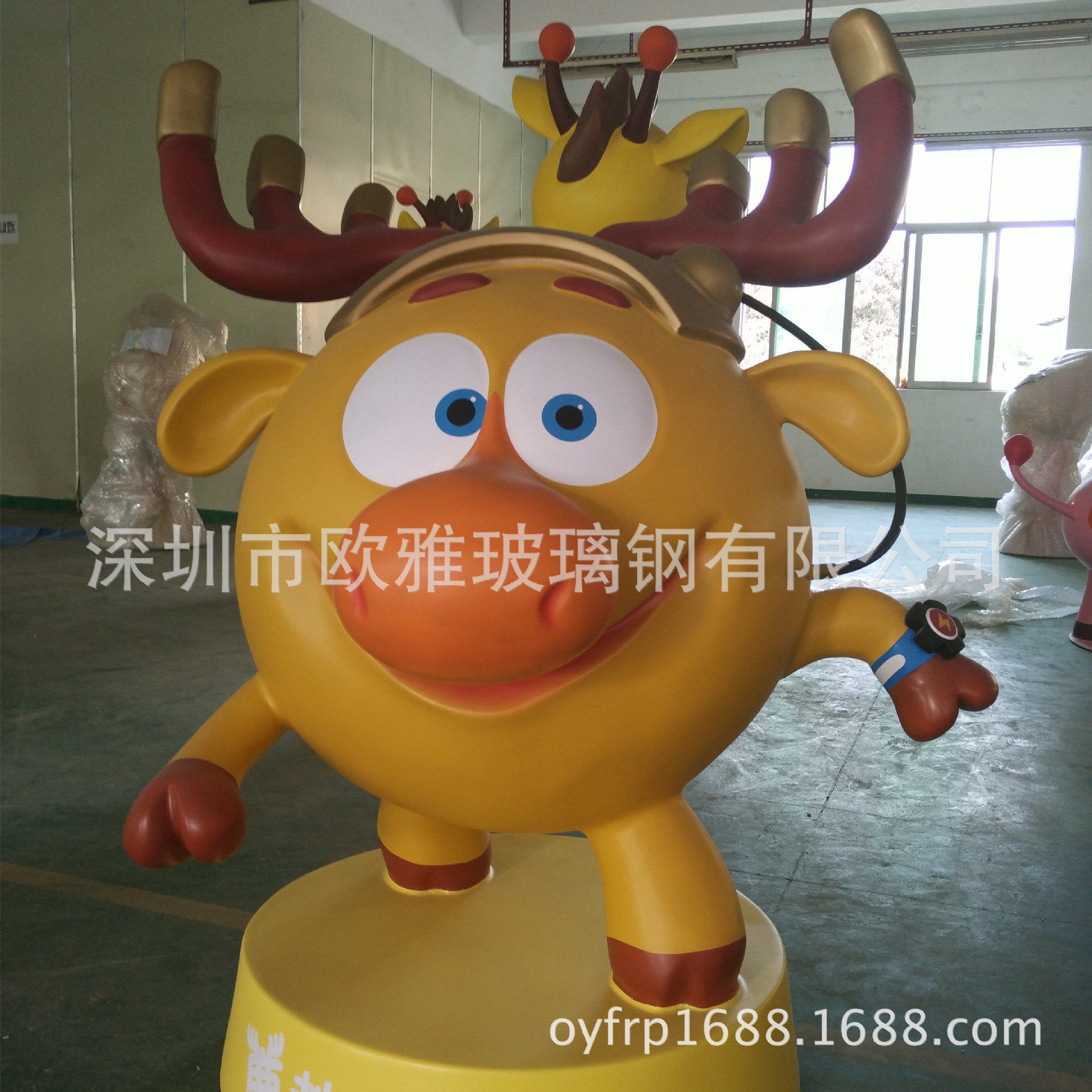 供应玻璃钢卡通公仔雕塑 各类潮品牌玻璃钢形象卡通公仔摆件