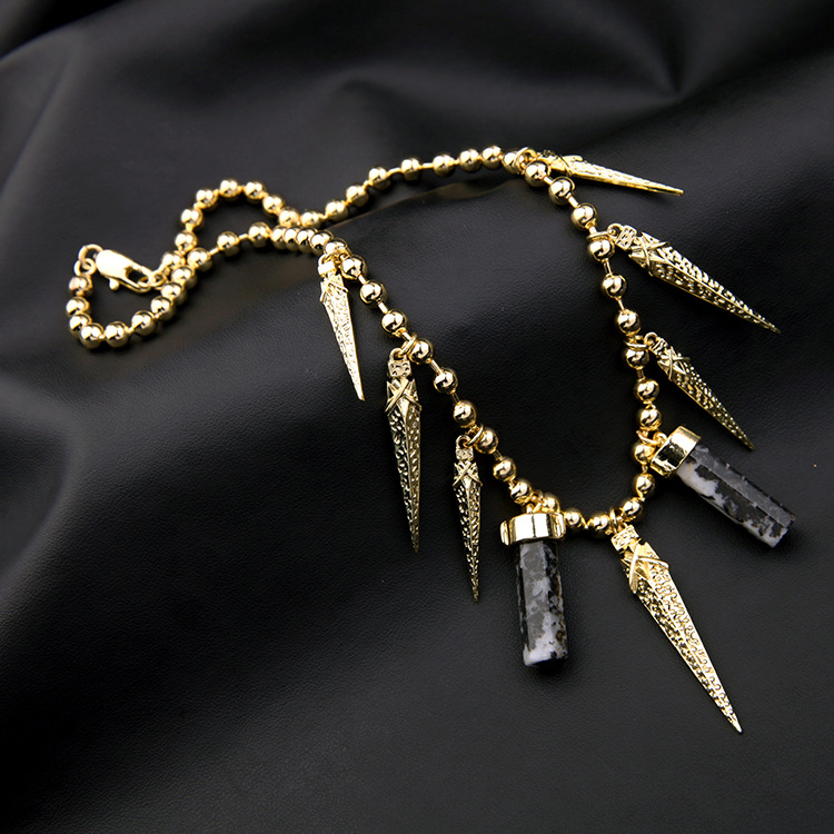 Hip Hop De Mode Personnalité Rivets Collier De Hommes Et De Femmes Même Style Punk Collier Européen Et Américain Doux Frais Style Clavicule Chaîne En Gros De Mode display picture 4