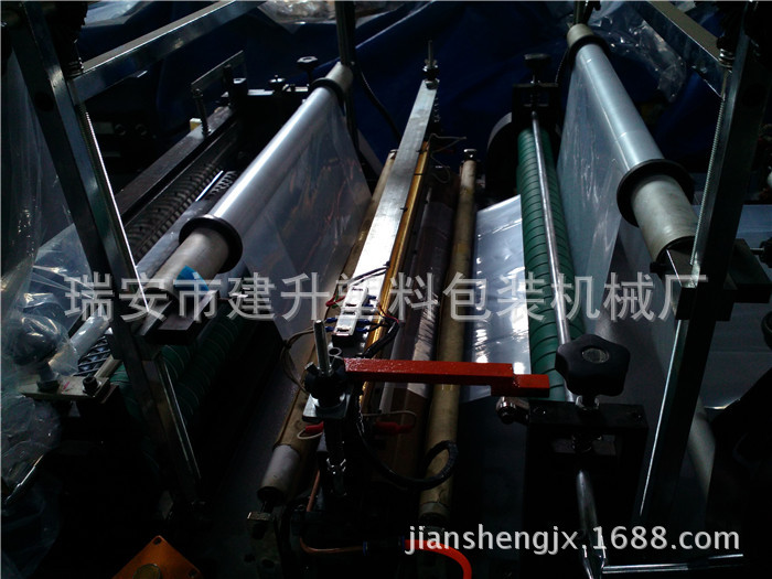 碳纤维布任意角度横切机