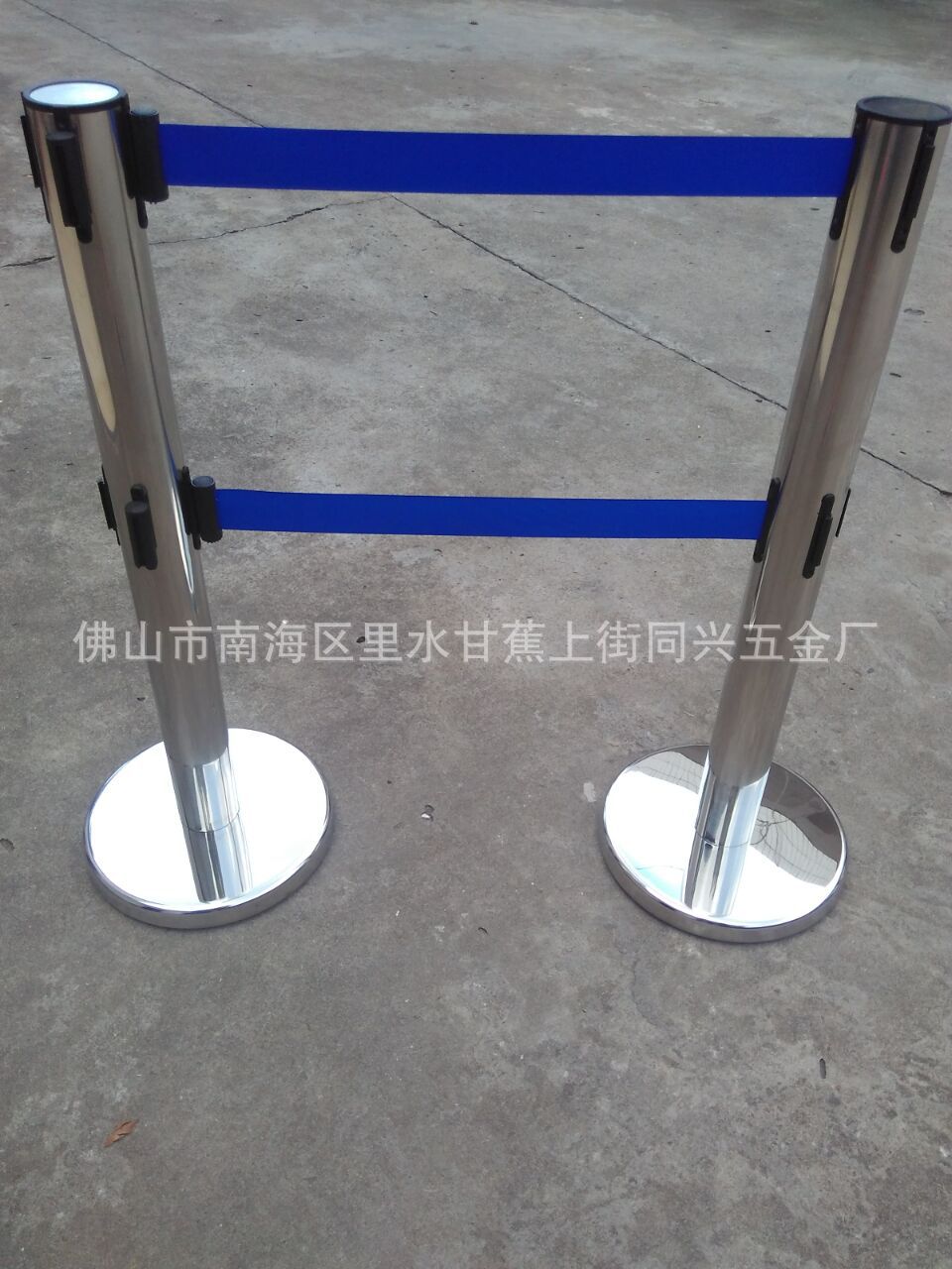 不锈钢双层5米栏杆座警戒线隔离带银行一米线排队护栏耐用可伸缩