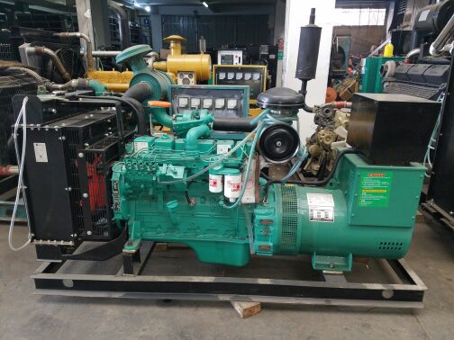 云南昆明康明斯100KW无刷自启动电脑模块配斯坦福发电机