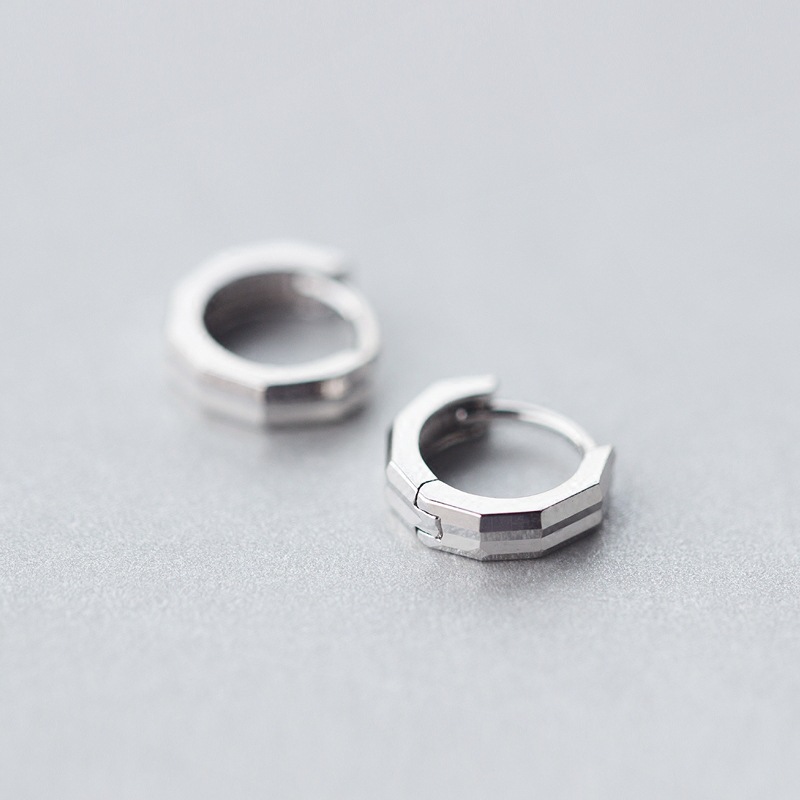 S925 botones de orejas de plata para mujeres y hombres moda personalidad pareja pequeña aretes al por mayor joyería de pendientes de geometría simple E2660