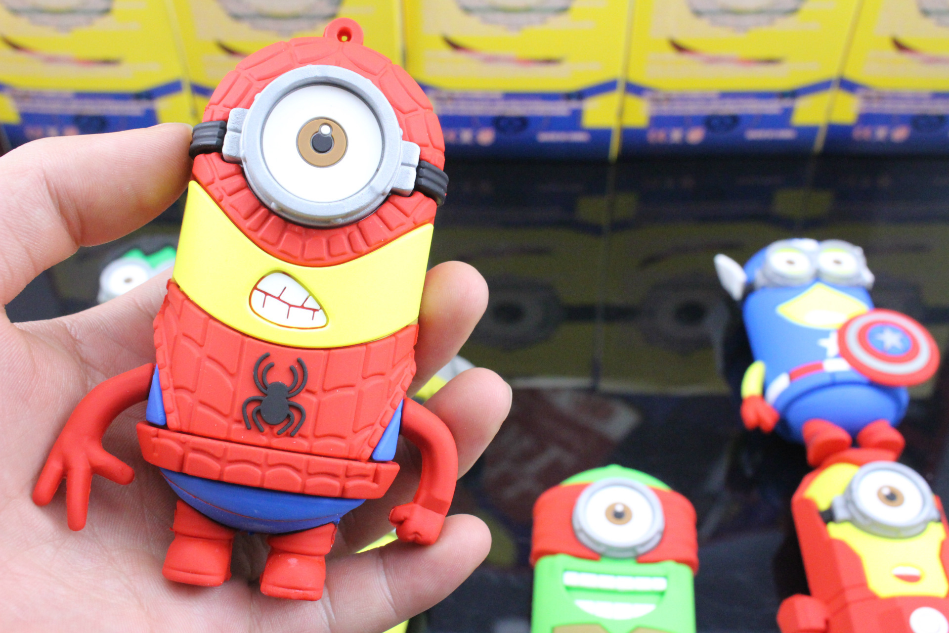 2557521594_636743809