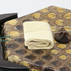 Erhu pad, kermes deer skin erhu tone pad, genuine leather noise filter pad, sound-absorbing pad, eliminates erhu miscellaneous music instrument accessories