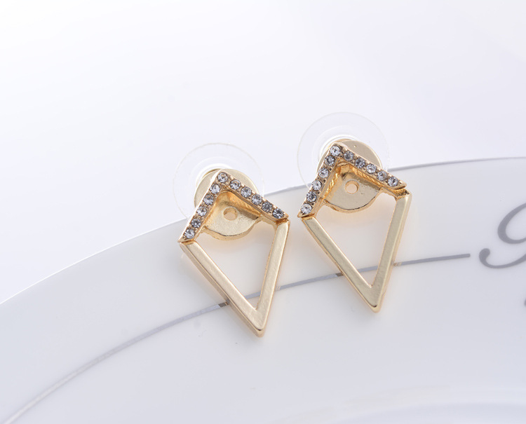Silver pointed spike labret stud material detail