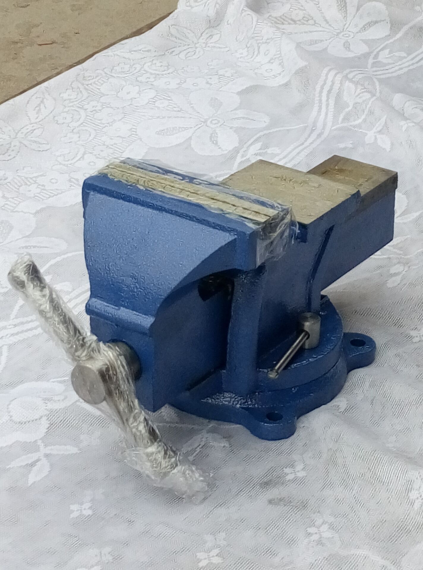 批发4寸360度旋转带砧台轻重型台虎钳全钢重型台虎钳桌虎钳