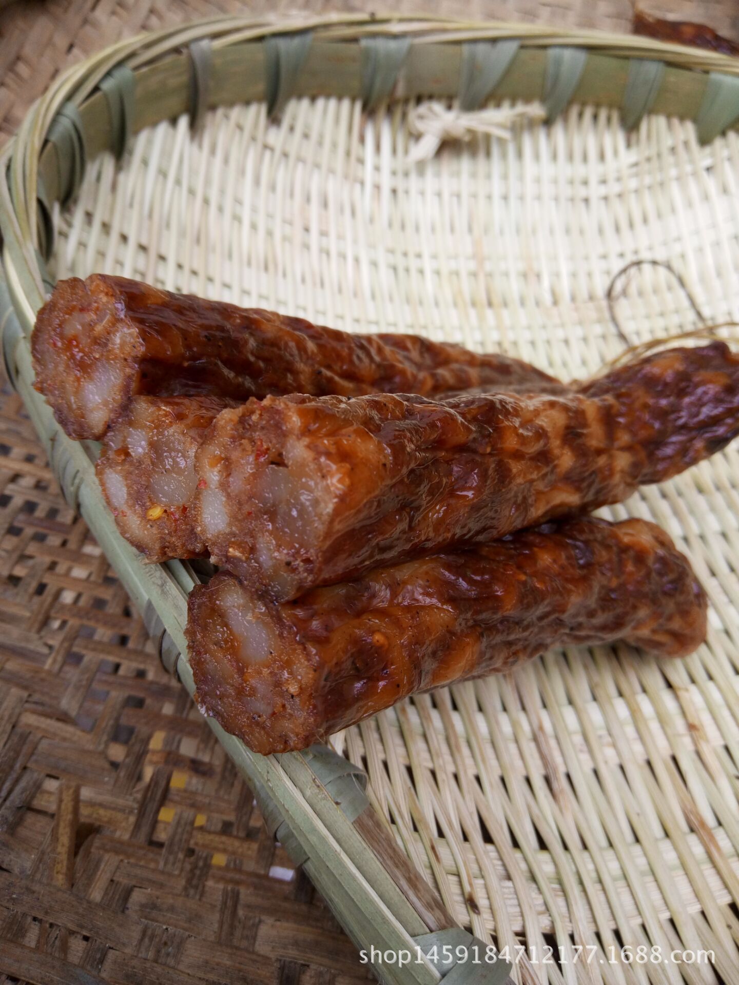 麻辣香肠 正宗四川特产美食 腊肠农家自制腊肉柴火烟熏全瘦肉香肠|ms
