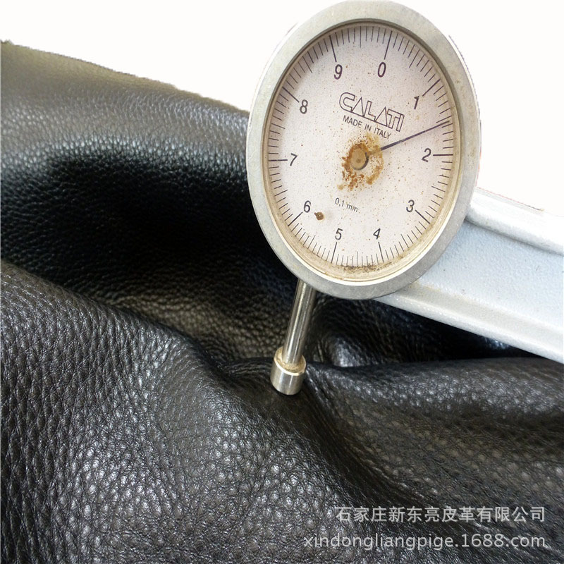 【皮厂直销】整张头层全粒面压摔荔枝纹中厚牛皮料 箱包鞋面用真