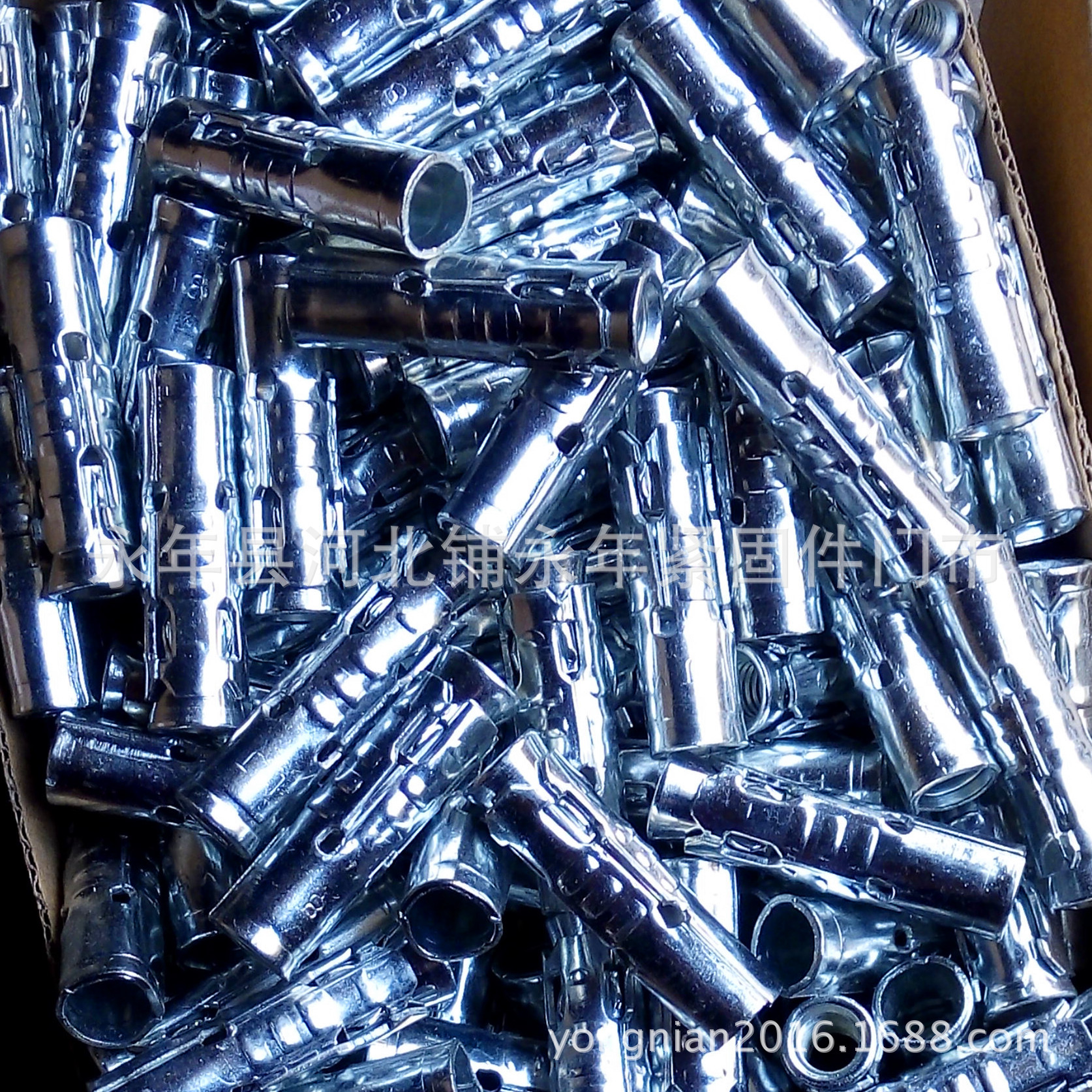 现货厂家批发  一体拉爆 吊顶胀管 鱼鳞壁虎 内爆膨胀管