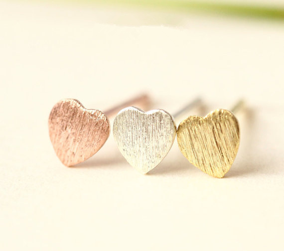 New Simple Peach Heart Earrings Alloy Plating Classic Love Earrings Wholesale display picture 3