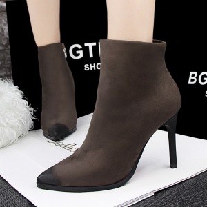 8221-1 in Europe and the wind restoring ancient ways is contracted thin and sexy high-heeled suede tines nightclub show