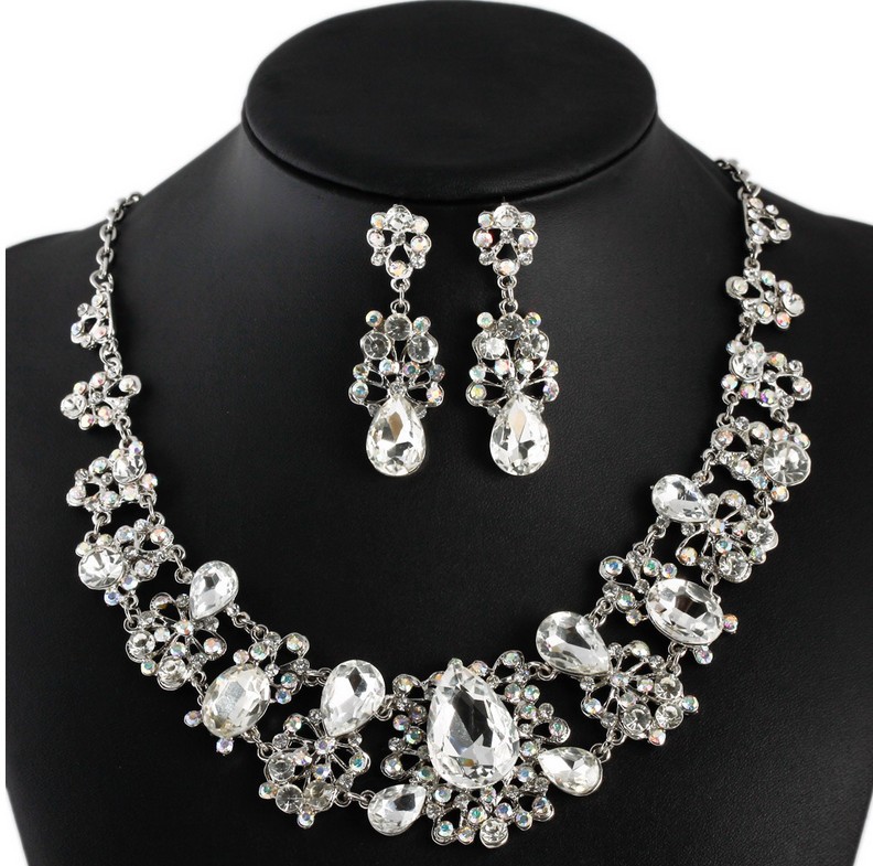Elegant Necklace and Earring Set