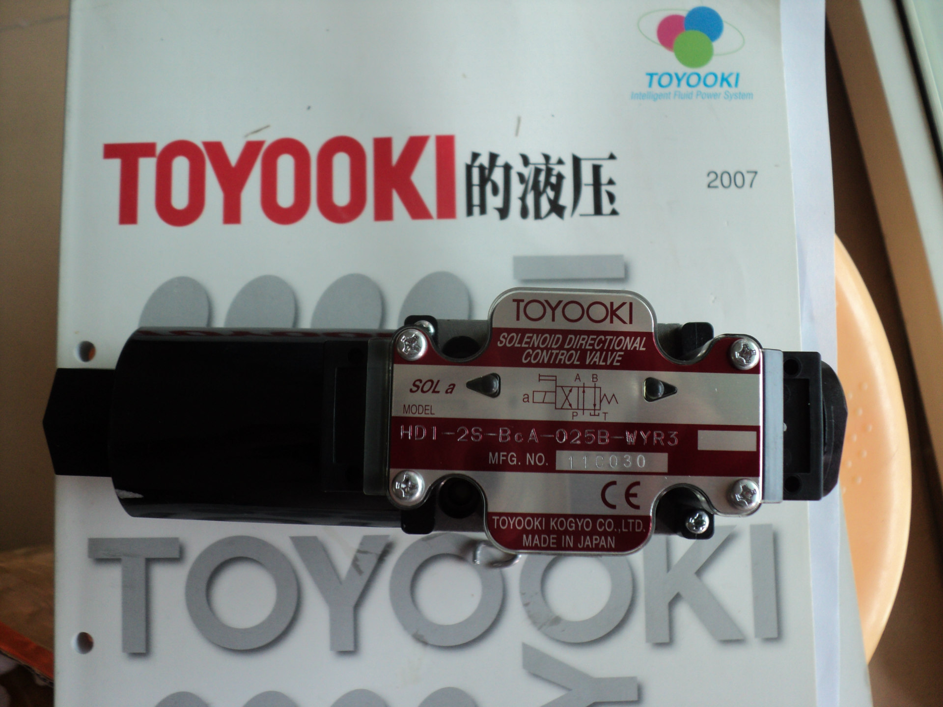 日本丰兴TOYOOKI换向阀 HD1-2S-BCA-025B-WYR3 液压阀 电磁阀
