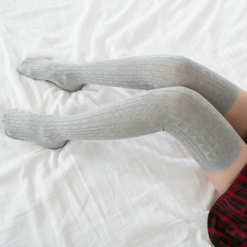 Classic over-the-knee socks full of figure 8 twist thigh socks pure cotton individually packaged women's socks long socks manufacturer half outside
