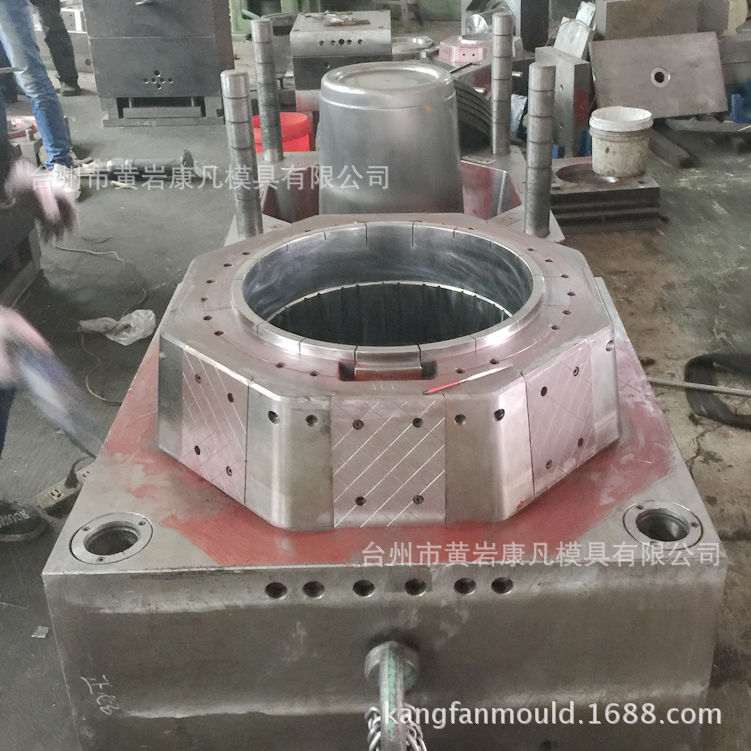 阿里巴巴注射成型桶模具，大水桶 垃圾桶模具 塑料桶开模具价钱
