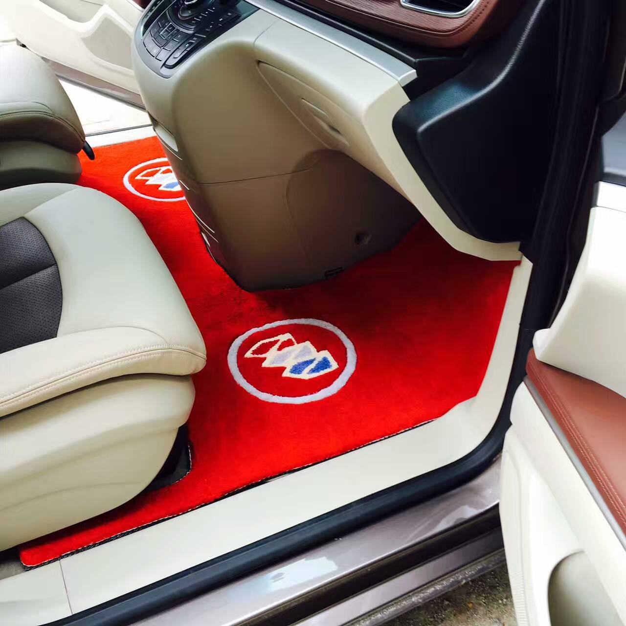 厂家直接供应加密加厚汽车脚垫斯柯达大众路虎别克君越冰点促销|ru