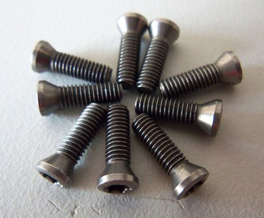 加硬刀把螺丝、刀架螺钉、刀把匙 刀杆螺丝 梅花头刀把螺钉