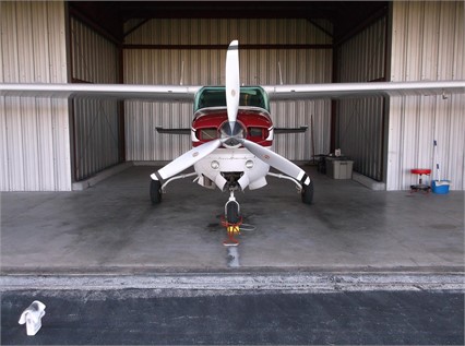 私人飞机 1977架Cessna Turbo 210m 固定翼飞机